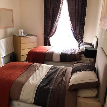 Wellington Tavern Accommodation Dewsbury Eksteriør bilde