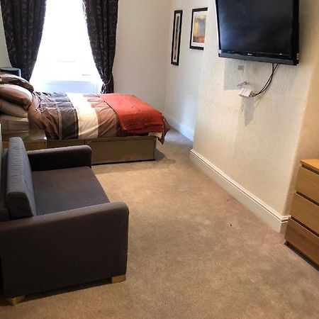 Wellington Tavern Accommodation Dewsbury Eksteriør bilde